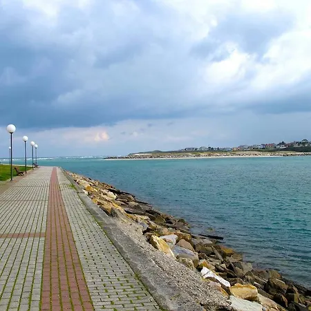 Enfoz Playa Piscina Y Parking